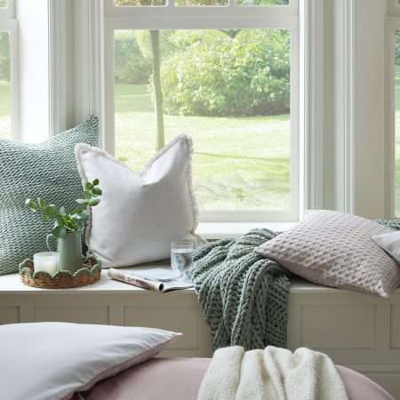 windoe-seat-banner